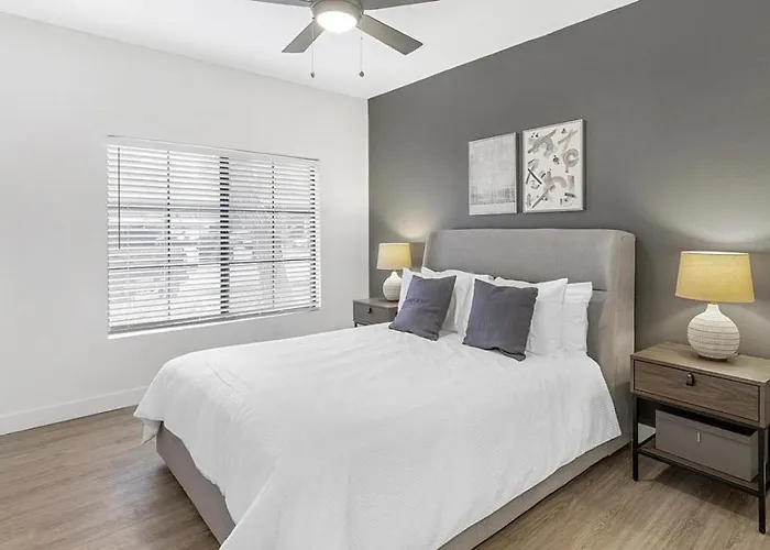 Landing Modern With Amazing Amenities *