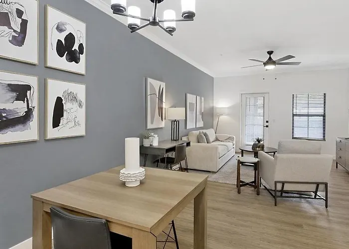 Apartment Landing Modern With Amazing Amenities *