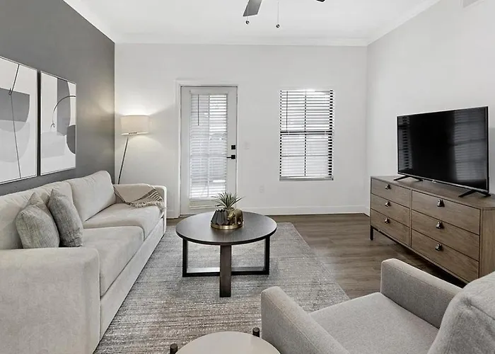 Landing Modern With Amazing Amenities Apartment