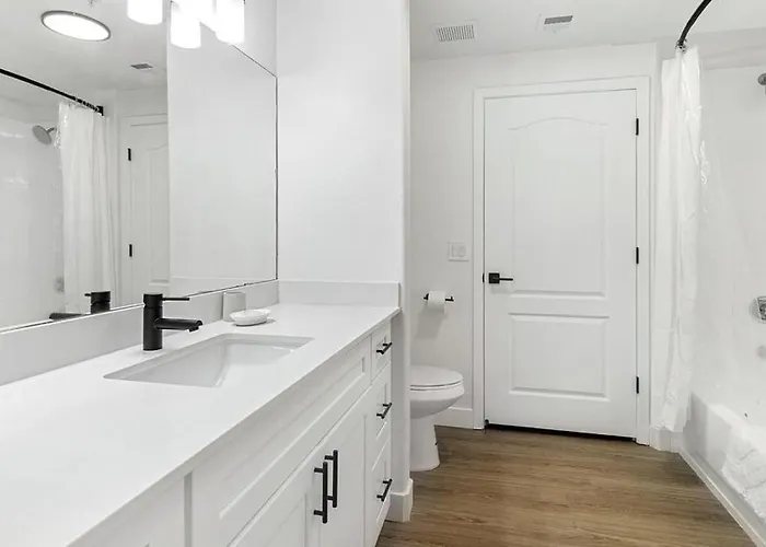 Landing Modern With Amazing Amenities